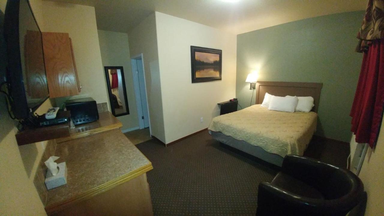 Sagebrush Inn & Suites Broadus Екстериор снимка