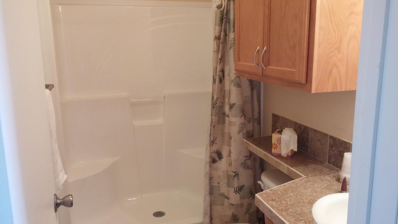 Sagebrush Inn & Suites Broadus Екстериор снимка