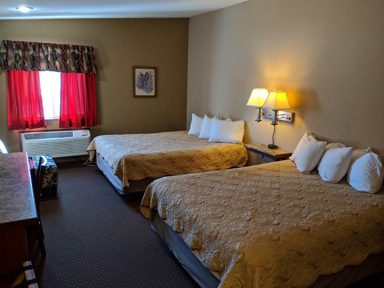 Sagebrush Inn & Suites Broadus Екстериор снимка