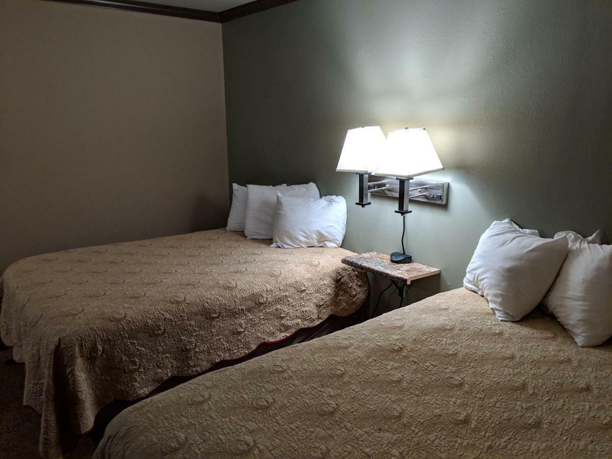 Sagebrush Inn & Suites Broadus Екстериор снимка