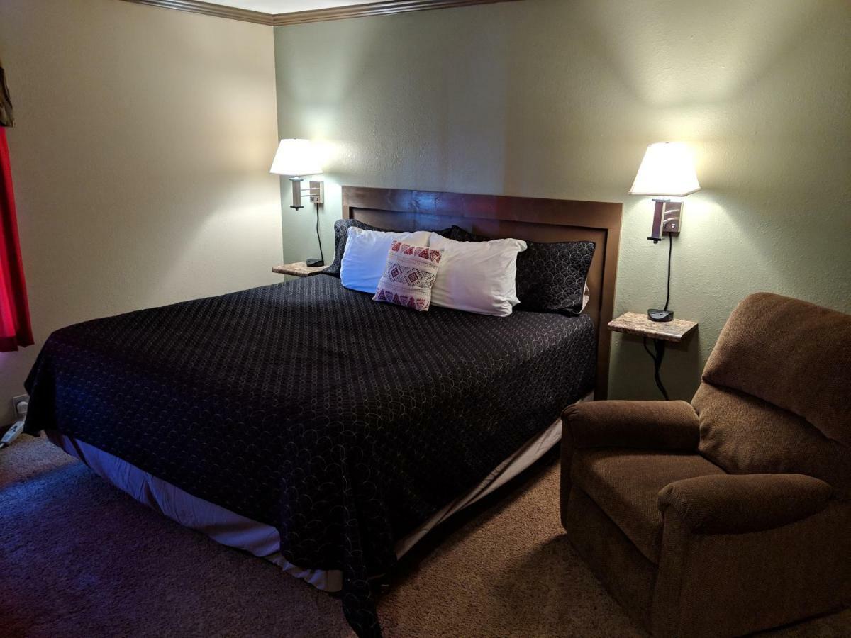 Sagebrush Inn & Suites Broadus Екстериор снимка